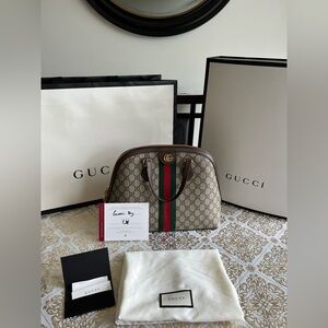 … ophidia medium shoulder bag